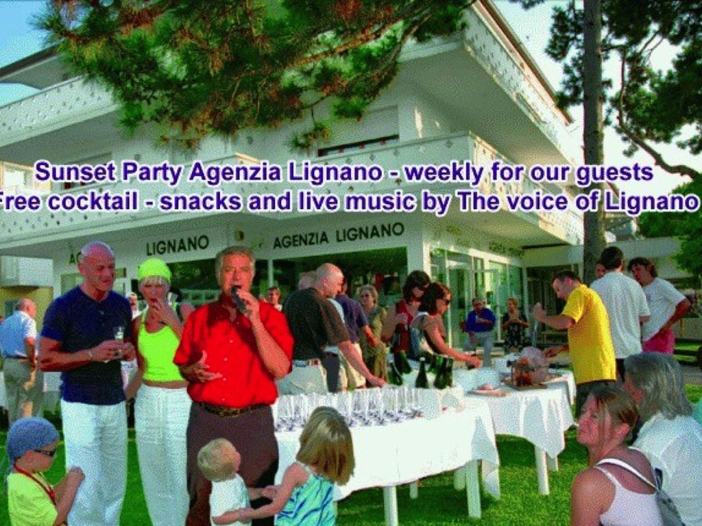 Lignano Exclusive With Pool Apartment Lignano Sabbiadoro Exterior photo